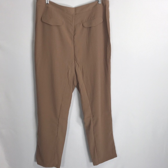 Vertigo Solid Two-Pocket Crop Pants - Picture 5 of 5